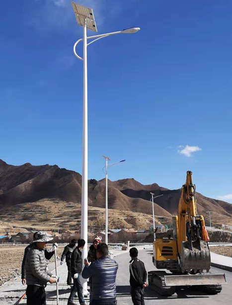 甘南碌曲10米红寺堡太阳能路灯项目